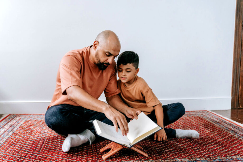 Ilustrasi membiasakan kebaikan sejak dini - STP SD Khoiru Ummah sekolah tahfidz unggulan sekolah islam tahfizh terbaik bagus penghafal Al Quran di Bandung