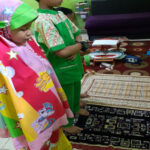 Sholat Dhuha bersama adik - belajar di rumah di masa wabah Corona -- STP SD Khoiru Ummah sekolah tahfizh tahfidz unggulan terbaik bagus penghafal Al Quran di Bandung