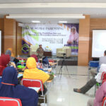 Ananda Eka Winata mempresentasikan detail dari Penaklukan Konstantinopel - STP SD Khoiru Ummah sekolah tahfizh tahfidz unggulan terbaik penghafal Al Quran di Bandung