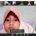 Seorang peserta menyimak tausiyah Ramadhan dari Ust. Amiruddin - STP SD Khoiru Ummah sekolah tahfidz unggulan sekolah islam tahfizh terbaik bagus penghafal Al Quran di Bandung