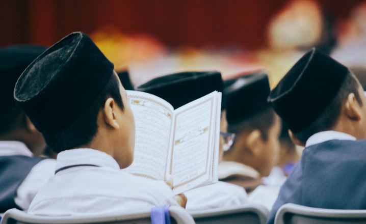 ilustrasi kegiatan belajar - STP SD Khoiru Ummah sekolah tahfidz unggulan sekolah islam tahfizh terbaik bagus penghafal Al Quran di Bandung